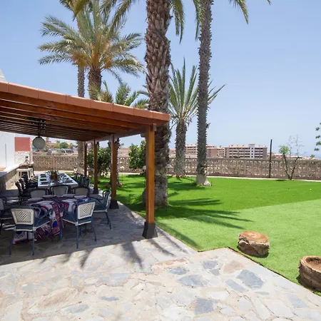 Amazing Canarian To Rent Villa