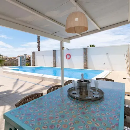 Amazing Canarian To Rent