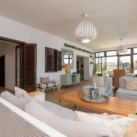 Amazing Canarian Villa to Rent by Tenerife Villas Ltd *